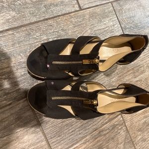 Kind of used am mCHAEL shoe